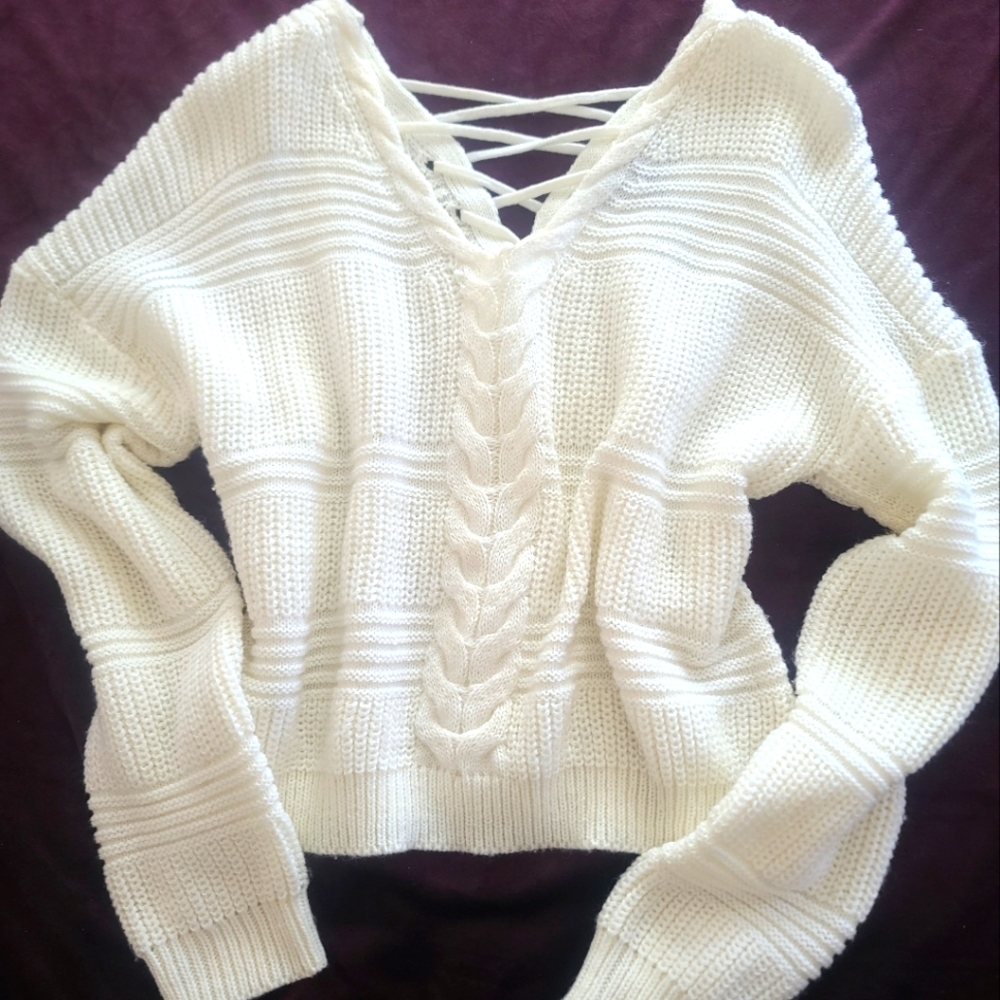 Derek Heart beautiful white sweater. Large. Comfortable